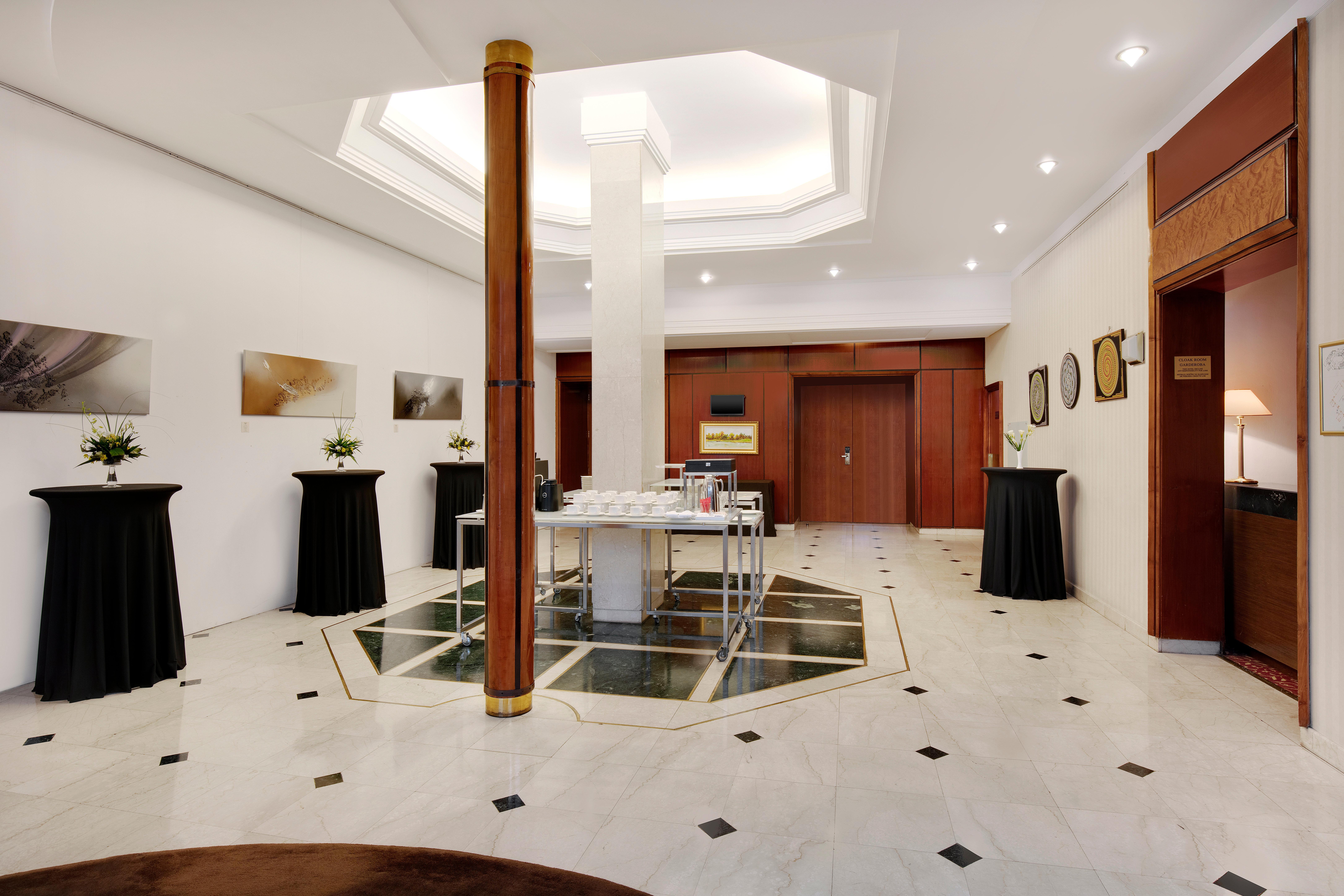 Crowne Plaza Bucharest By Ihg Hotel Exterior foto