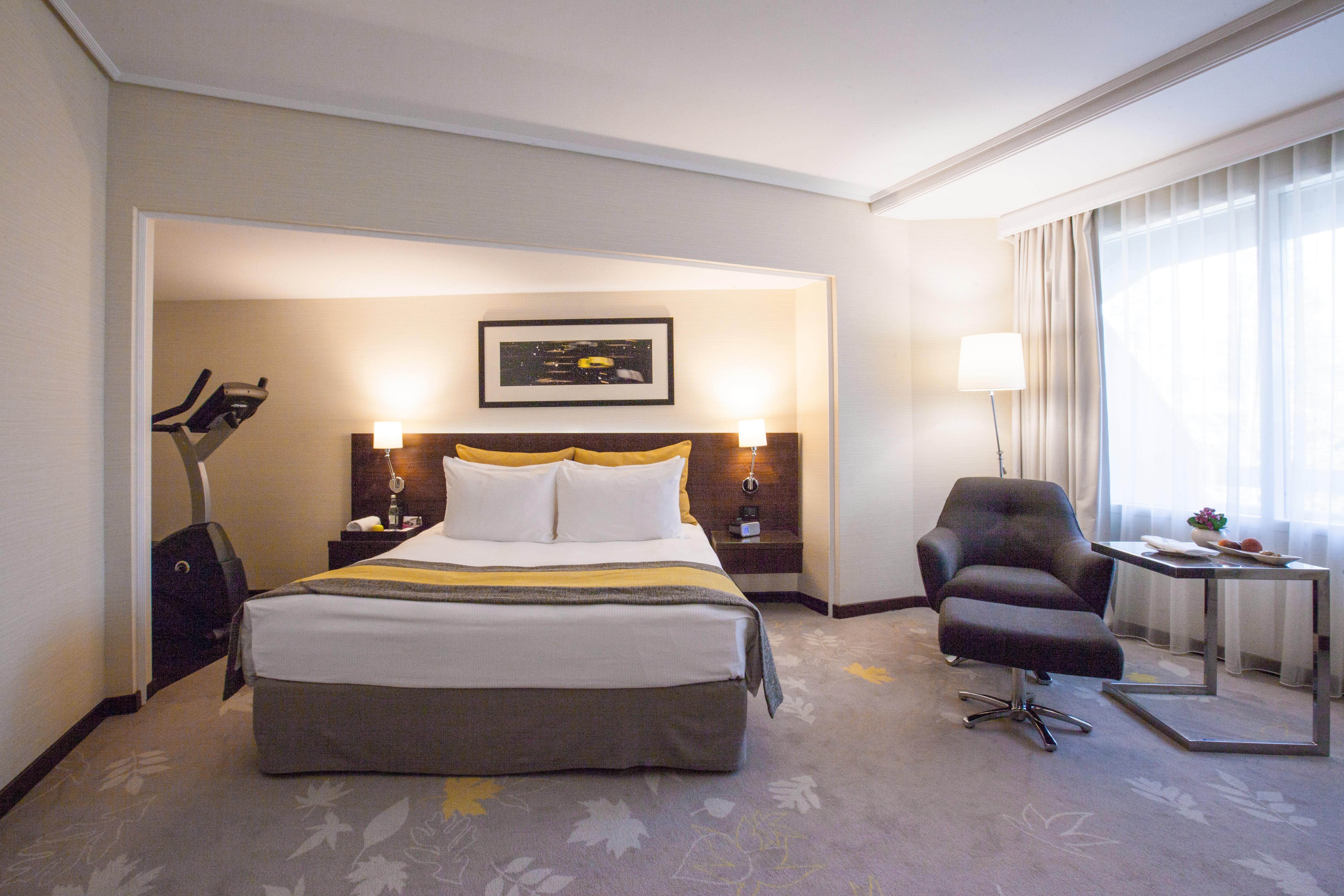Crowne Plaza Bucharest By Ihg Hotel Exterior foto